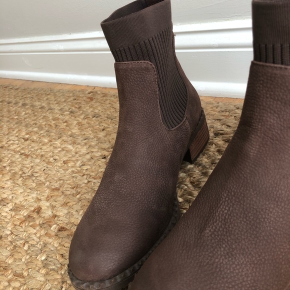 New with Stickers: Gentle Souls Best Chelsea Boot. Size 8.5 or 39.5 - Picture 7 of 15